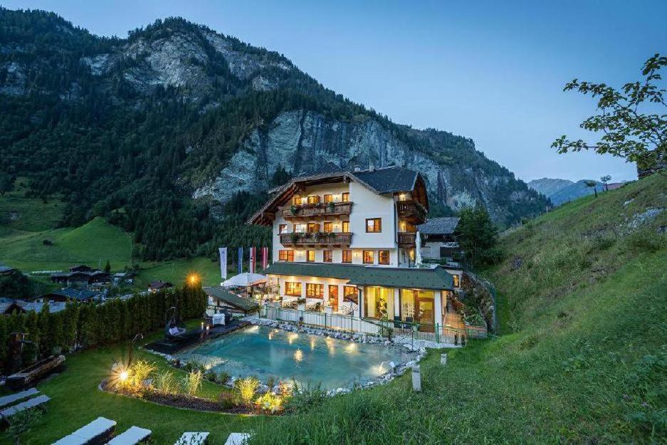 Naturhotel Huettenwirt Im Grossarltal Hüttschlag Eksteriør bilde